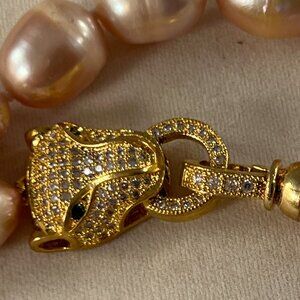 Exquisite panther head clasp necklace, crystals, natural freshwater pearls, NWOT